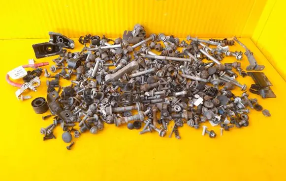 Nissan NV300 Nuts/bolts 