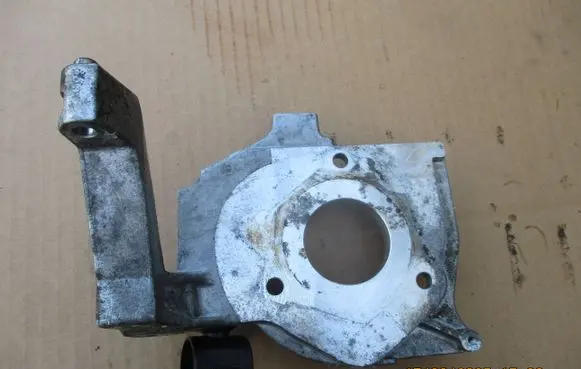 Peugeot 407 Fuel pump bracket 9654959880