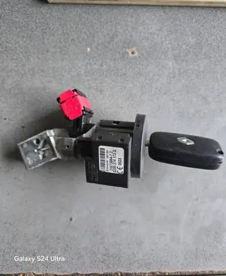 Renault Clio III Ignition lock 2167388472
