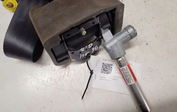 Volvo V50 Rear seatbelt 8665537
