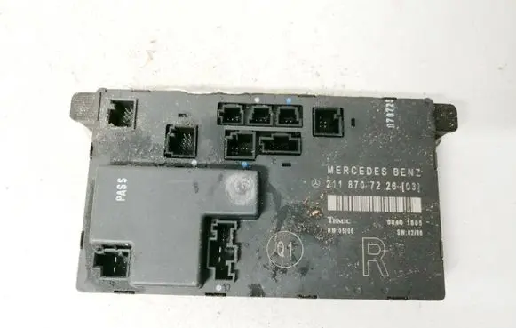 Mercedes-Benz E W211 Door control unit/module 2118707226 00401605