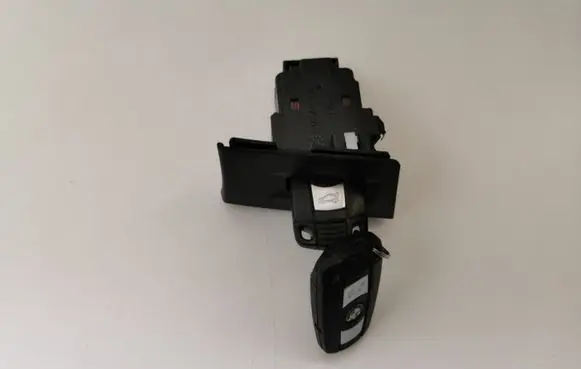 BMW 3 E90 E91 Ignition lock 10862510