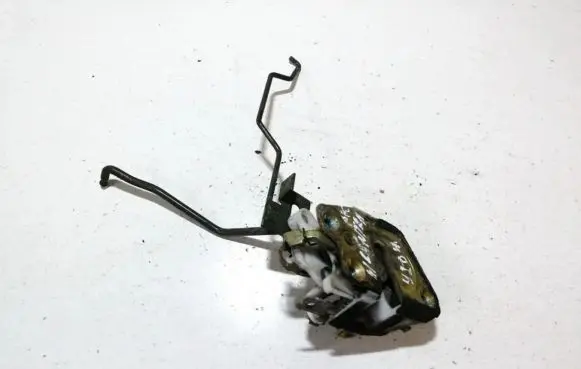 Hyundai Lantra II Front door lock