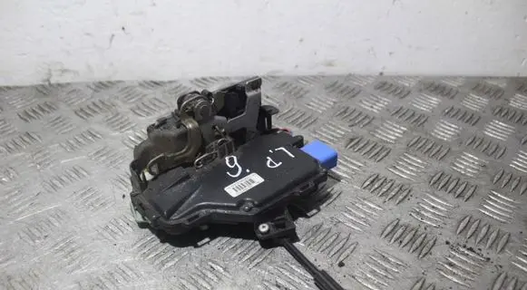 Seat Toledo II (1M) Front door lock