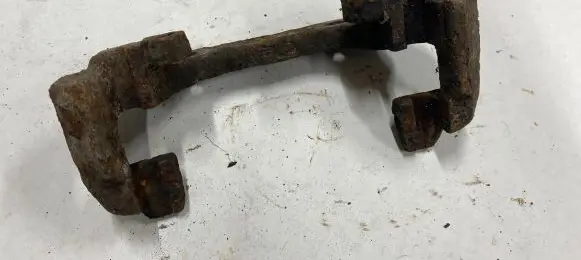 Ford Connect Front Brake Caliper Pad/Carrier 
