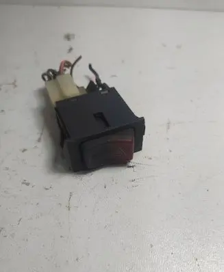 Volkswagen Golf I Hazard light switch