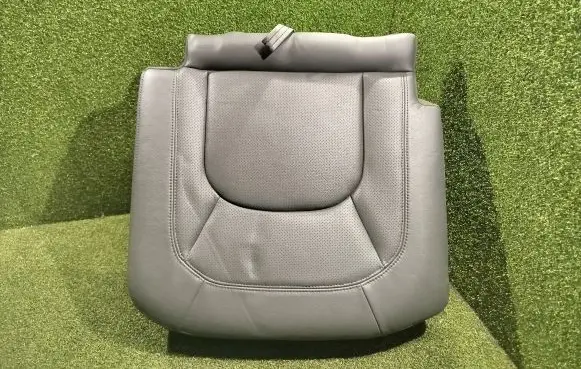 Land Rover Defender Rear seat L8B263160AC L8B263160 L0639384