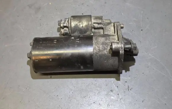 Volvo V70 Starter motor 30724473 0001109264