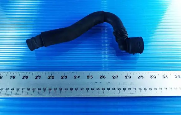 Volkswagen PASSAT B6 Engine coolant pipe/hose AK0122291J