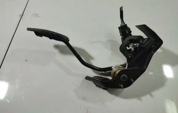 Toyota Corolla Verso AR10 Accelerator throttle pedal 7811135030