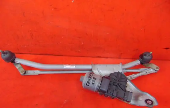 Dacia Sandero Front wiper linkage and motor