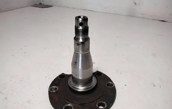 Audi Coupe Stub axle 