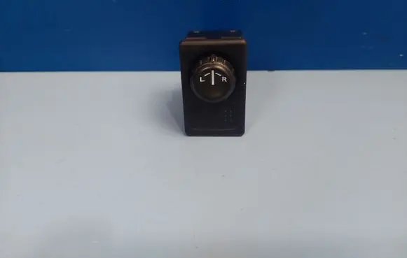 Nissan Almera Tino Wing mirror switch 25570BM400