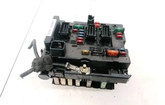 Peugeot 206 Fuse box set 9650664180 BSMB2