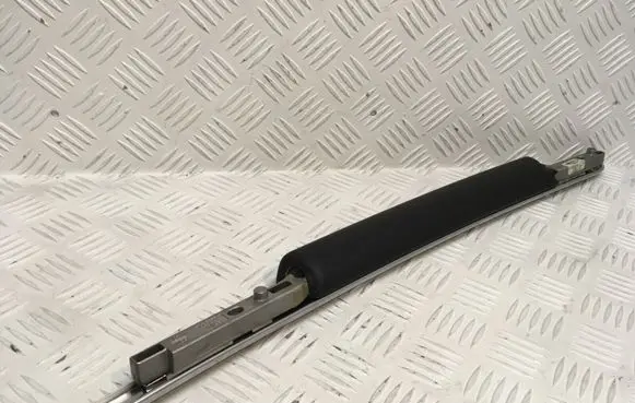 Mercedes-Benz ML W164 Centre console side trim front A1646800270