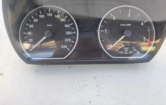 BMW 1 E81 E87 Speedometer (instrument cluster) 9141475 170091992