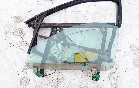 Audi A4 S4 B5 8D Front door window/glass frame 8d0837753