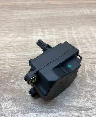 Volvo XC90 Air flap motor/actuator 74931F 171202