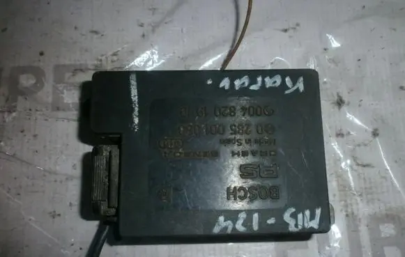 Mercedes-Benz E W124 Airbag control unit/module 0285001060 A0048201910