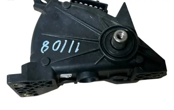 Volvo V70 Accelerator throttle pedal 30683515 6PV00853715