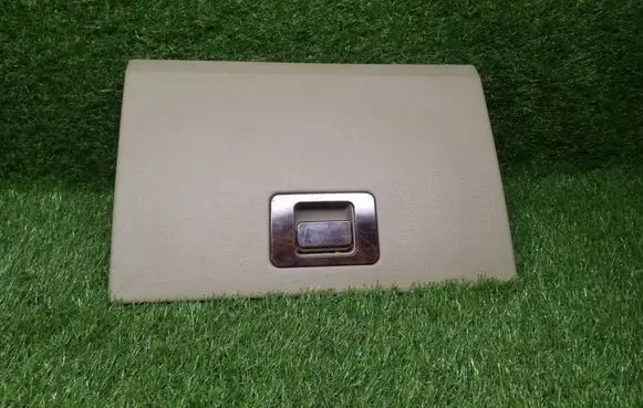 Ford Explorer Glove box VP6L2X7806015A