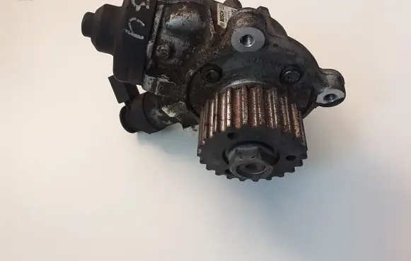 Audi A3 S3 8V Fuel injection high pressure pump 04L130755D