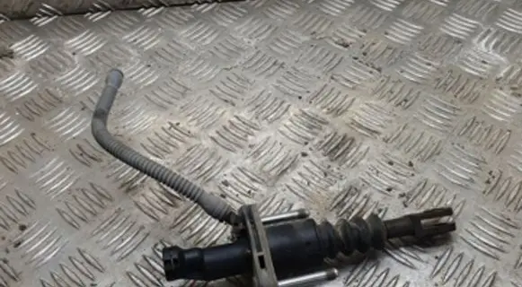 Clutch slave cylinder