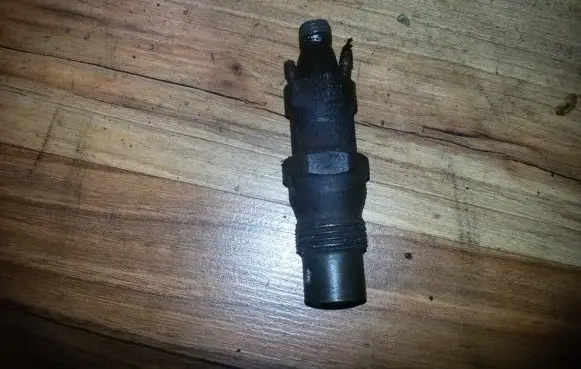 Audi A6 S6 C4 4A Fuel injector 130202a