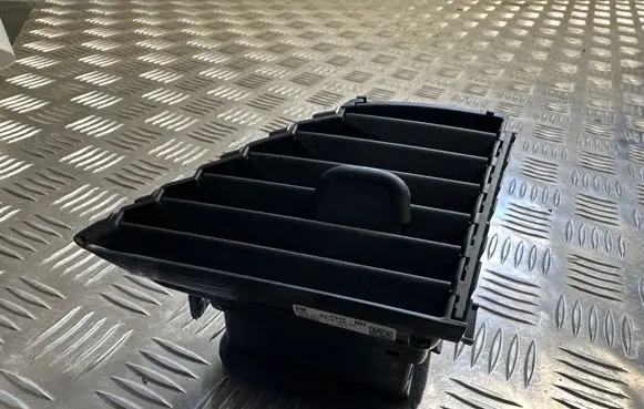 Opel Insignia B Dash center air vent grill 39017312 E2XX0T1 3901732