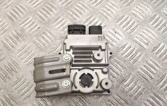 Lexus RX 450H Fuel injection pump control unit/module 8957158010