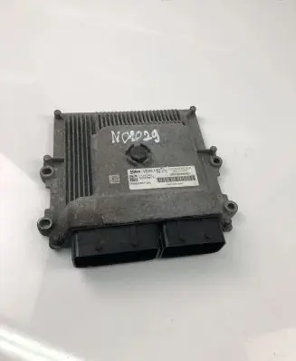 Peugeot 3008 II Engine control unit/module 9823238580