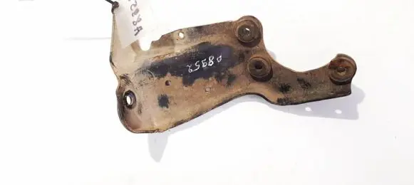 Chrysler Voyager Engine mounting bracket 4117b