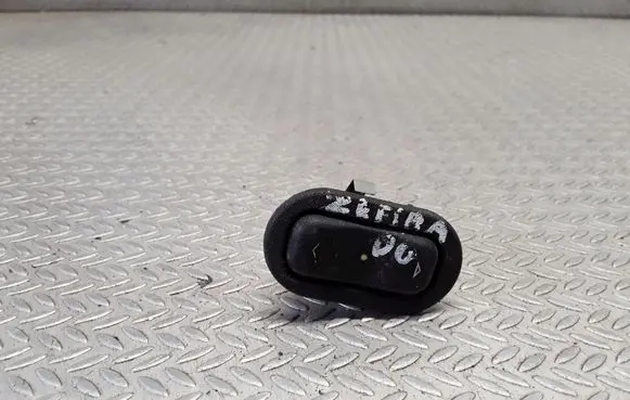 Opel Zafira A Electric window control switch 90561388