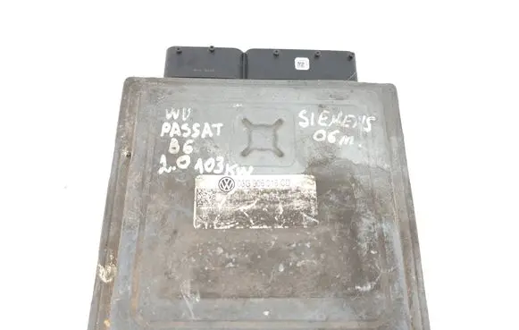 Volkswagen PASSAT B6 Engine control unit/module 03G906018CD