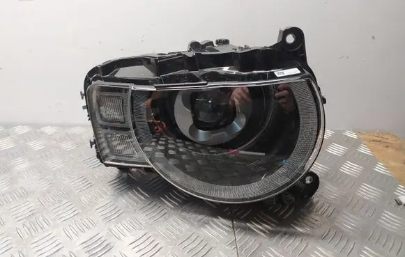 Land Rover Defender Headlight/headlamp T4UVB