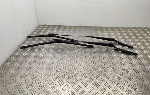 BMW X6 E71 Front wiper blade arm 7153739 7153736