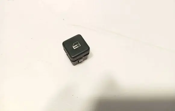 BMW 5 E39 Central locking switch button 8360828