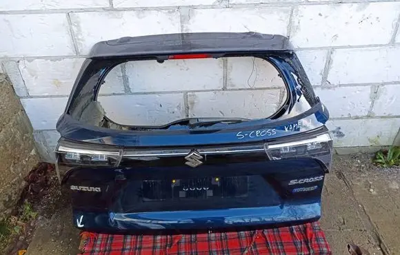 Suzuki SX4 S-Cross Tailgate/trunk/boot lid