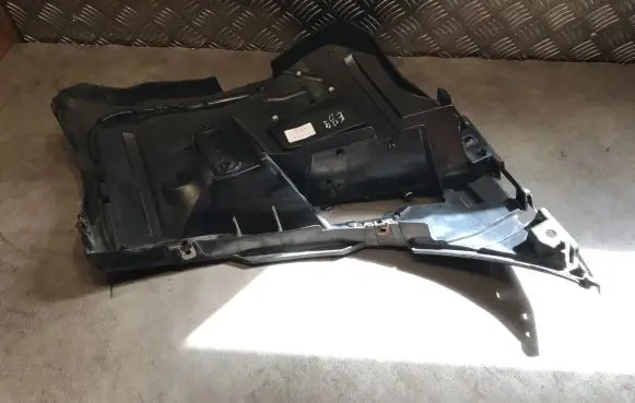 BMW Z4 E89 Rear bumper mounting bracket 7192043