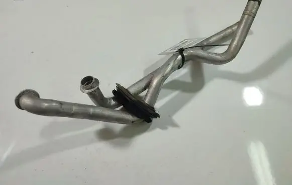 Toyota Avensis T250 Engine coolant pipe/hose 
