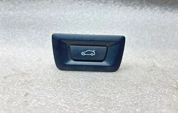 BMW i4 Tailgate opening switch 30549693522