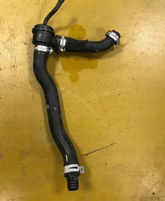 Dacia Sandero II Engine coolant pipe/hose 
