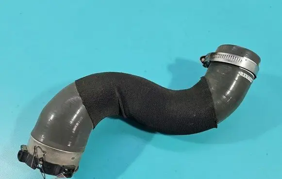 Intercooler hose/pipe