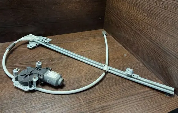 Front door window regulator with motor