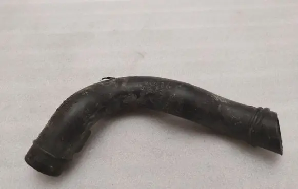 Volvo XC90 Air intake duct part 31657797
