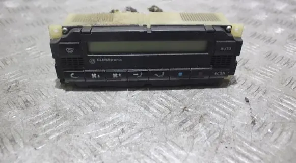 Volkswagen PASSAT B5 Climate control unit