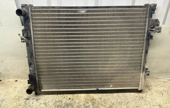 Opel Vivaro Coolant radiator