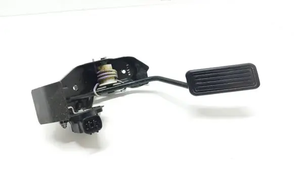 Toyota Avensis T250 Accelerator throttle pedal 7811135030