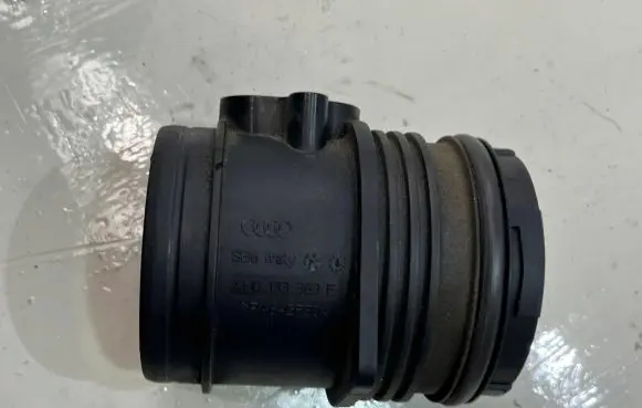 Audi A8 S8 D4 4H Air intake hose/pipe 4H0133383F