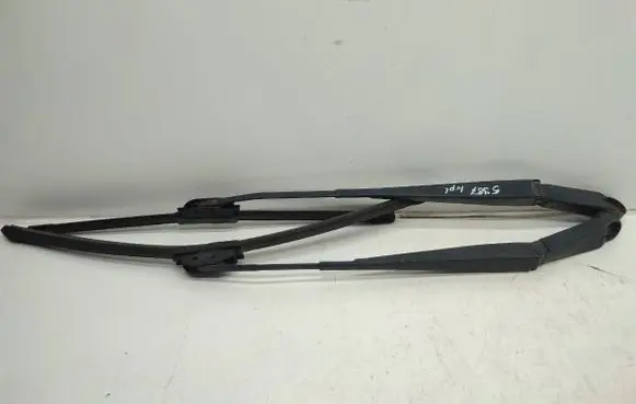 Nissan Navara D40 Front wiper blade arm